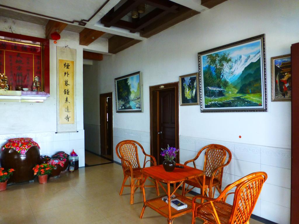 Yangshuo Moon Resort Hotel Екстериор снимка