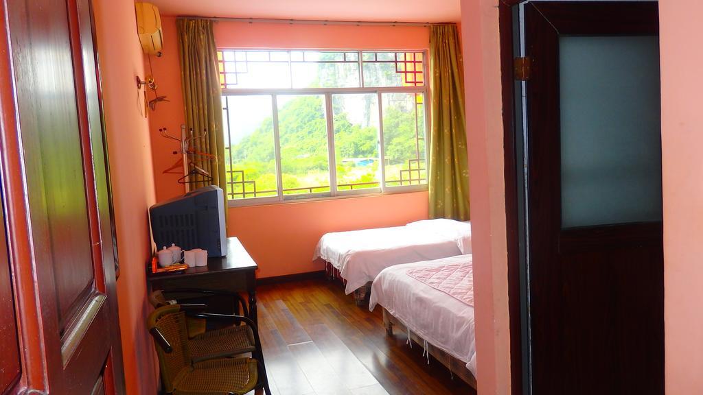 Yangshuo Moon Resort Hotel Стая снимка